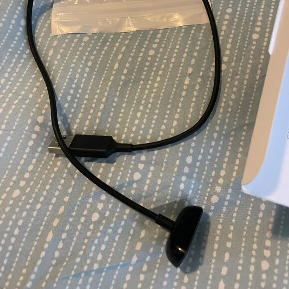 Fitbit Charge 5 Advanced Fitness & Health Tracker with GPS-Small - Picture 5 of 5